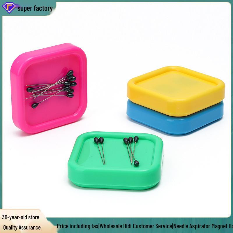 

Multicolored Magnetic Needle Holder and Storage Case for Hand Sewing. зелёный