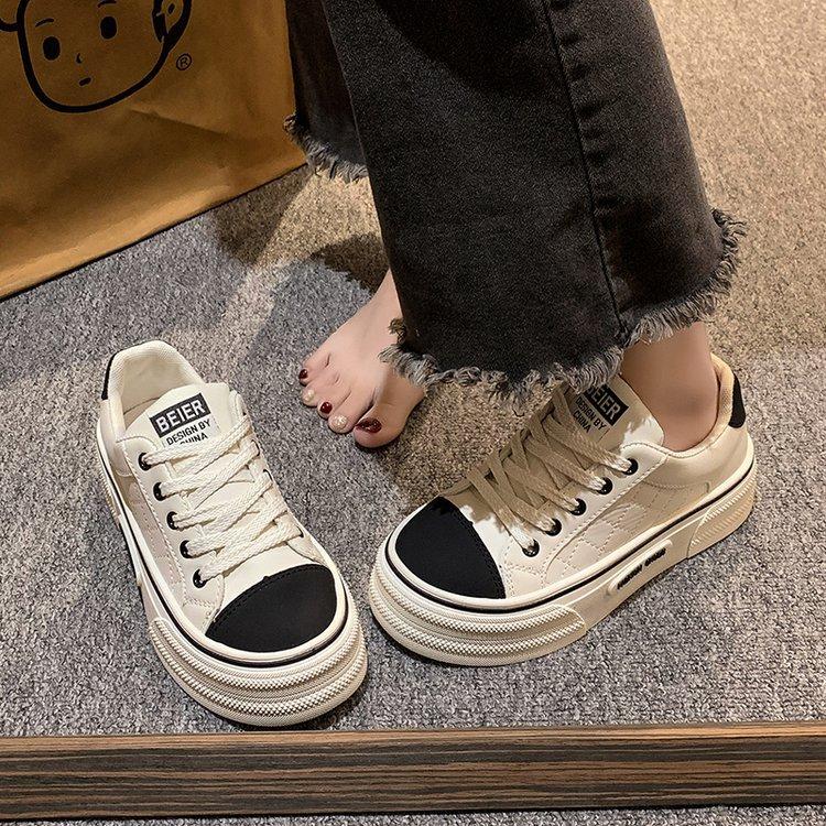 

Белые туфли для женщин. Туфли на платформе. Женские кроссовки. Дышащая мягкая подошва. Женская повседневная спортивная обувь. Стильная простота. Теннис. 35