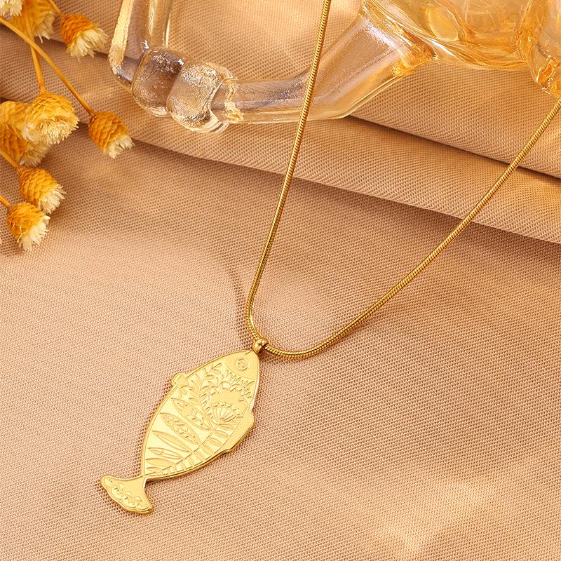 Retro Niche Exquisite Carved Fish Pendant Necklace, Non-Fading Titanium Steel Jewelry for Women