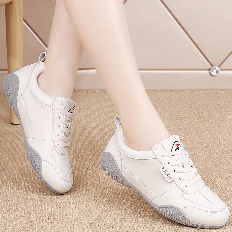 Fashion Women Shoes 2024 New Casual Lightweight Sports Shoes WomenBreathable Little White Platform Shoes White Sneakers Women