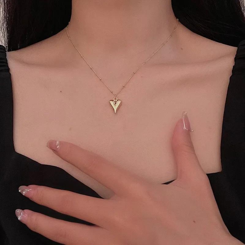 Vintage Golden Silver Color Heart Pendant Necklace for Women New Trend Girls Clavicle Chain Jewelry Birthday Gifts Wholesale