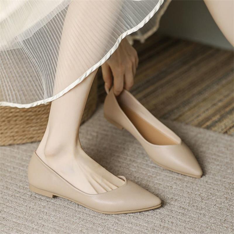 French Flat-soled Single Shoes 2025 New Spring and Autumn Pointed Gentle Fairy Commuting Shallow Mouth Work Shoes Large Size Nurse Shoes