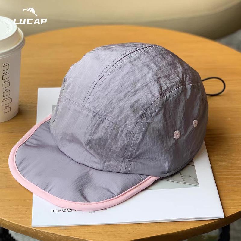 

Light and breathable quick-drying cap Ultra-light satin fabric brim flanging contrasting color refreshing five-piece niche baseball cap Adjustable світло-фіолетового кольору