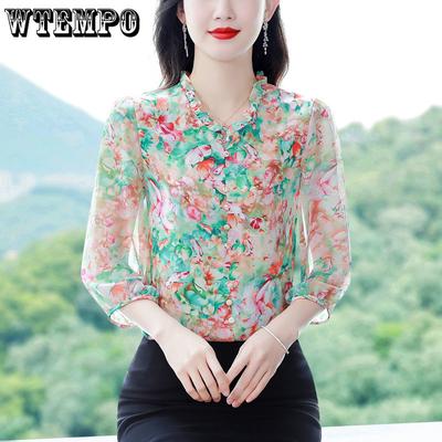 Fashionable Floral Chiffon Shirt with Three Quarter Sleeves Summer V-neck Small Shirt Mom Summer Top
