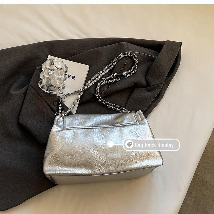 2024 Summer Casual Soft Surface Diamond Chain Large Capacity Shoulder Bag for Women