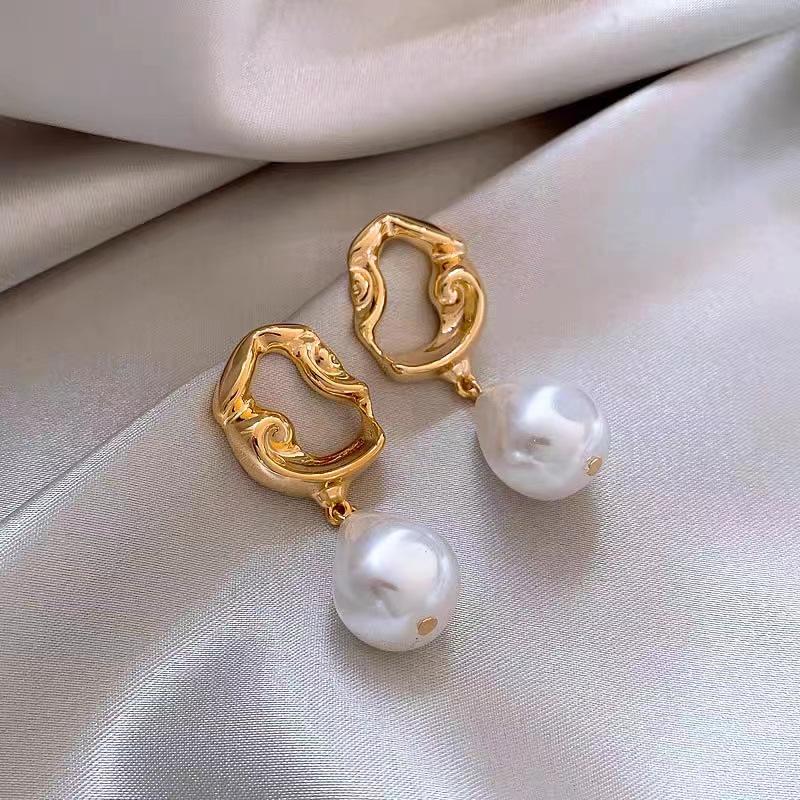 2023 Geometric Asymmetrical Pearl Earrings: Elegant, Versatile, High-End Design