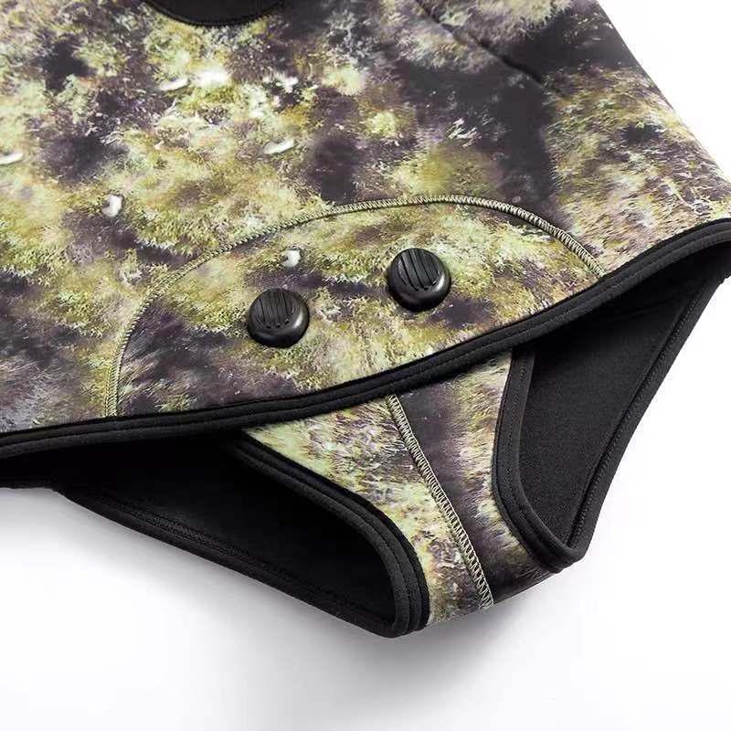 1.5/3MM Hooded Camouflage Diving Suit for Cold Protection, Warmth, and Snorkeling.
