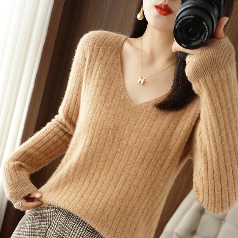 

Women s V-Neck Ribbed Knit Pullover – Slim-Fit Wool Top for Spring & Autumn 2025 Extra Large