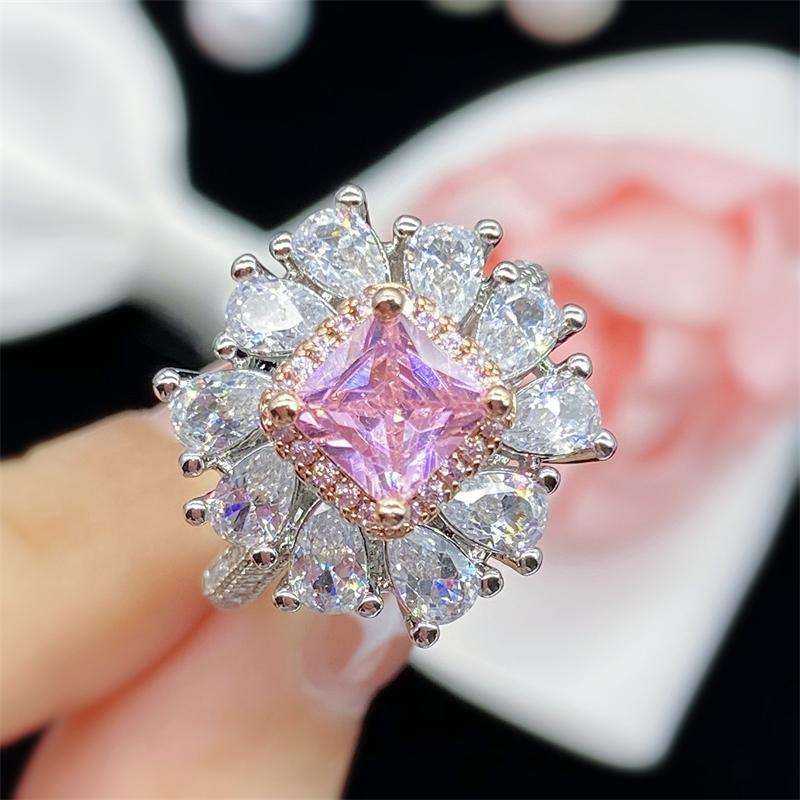 BELLA BOX Nye Luksuriøse Firkantede Rosa Form Temperament Ringer For Kvinners Mote Middagsselskap Fine Smykker Ny Trendy