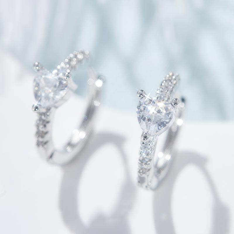 Light Luxury High-end Heart Zircon Shines Personalized Earrings for Women Niche Unique Daily Wear Holiday Party Zircon Gifts
