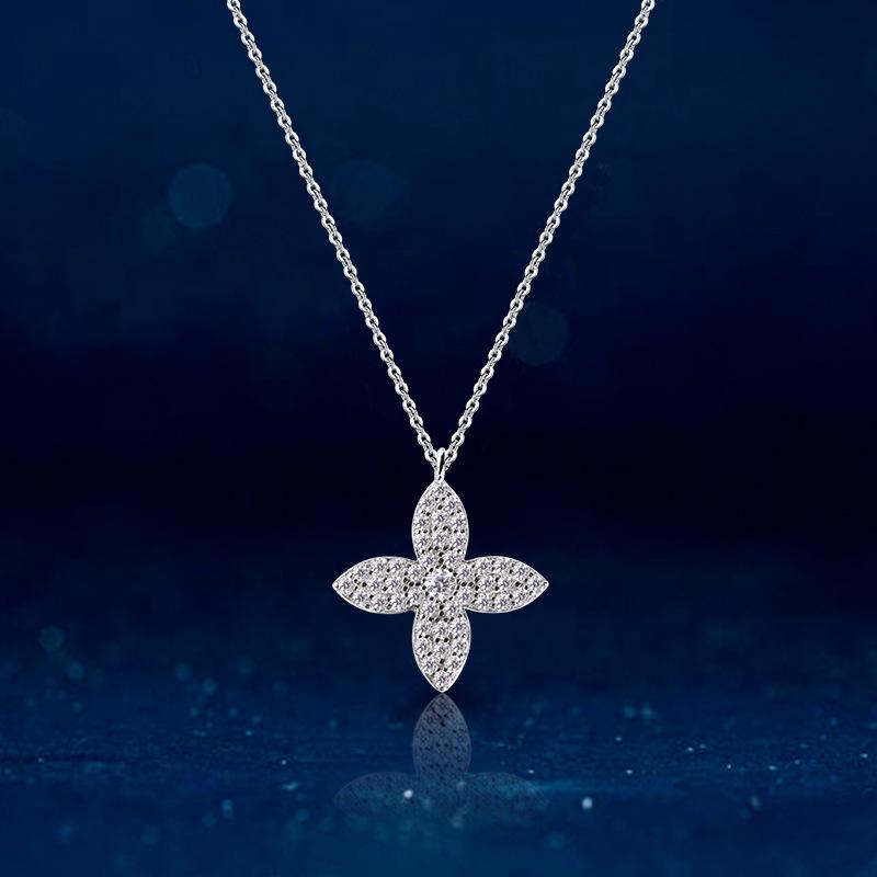 Collana Quadrifoglio con Diamanti Incastonati per Donna con Design di Nicchia Semplice e Versatile Catena Clavicola