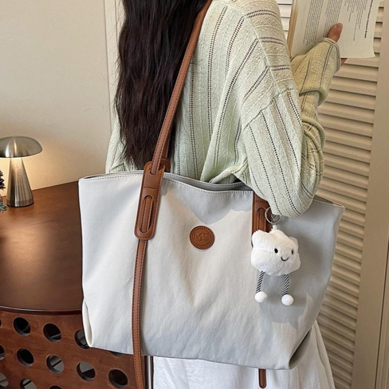 New Retro Large Capacity Tote Bag for Women Fashion Simple Fresh Texture Shoulder Underarm Bag for Daily Work Commute Bag