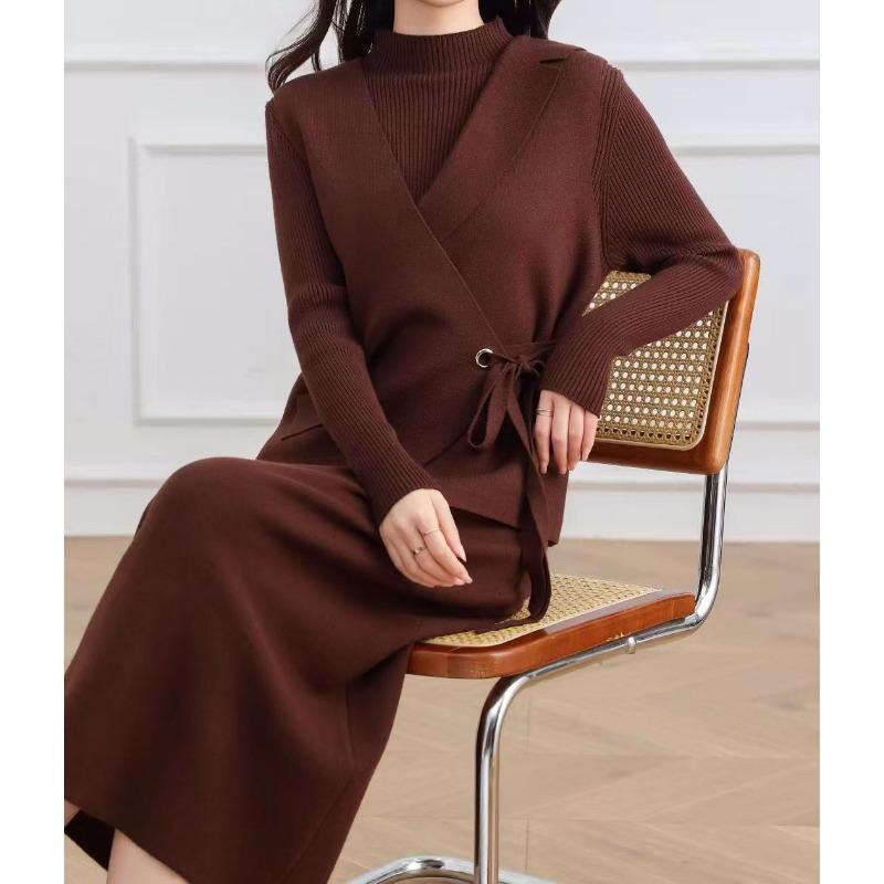 Fashion diagonal placket strap V-neck vest + knitted dress two-piece set autumn and winter temperament elegant wind sweater set women