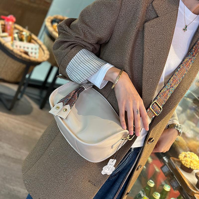 Retro Casual Leather Women'S Bag Simple Shoulder Messenger Bag Large Capacity First Layer Cowhide Wide Shoulder Strap Small Square Bag Women