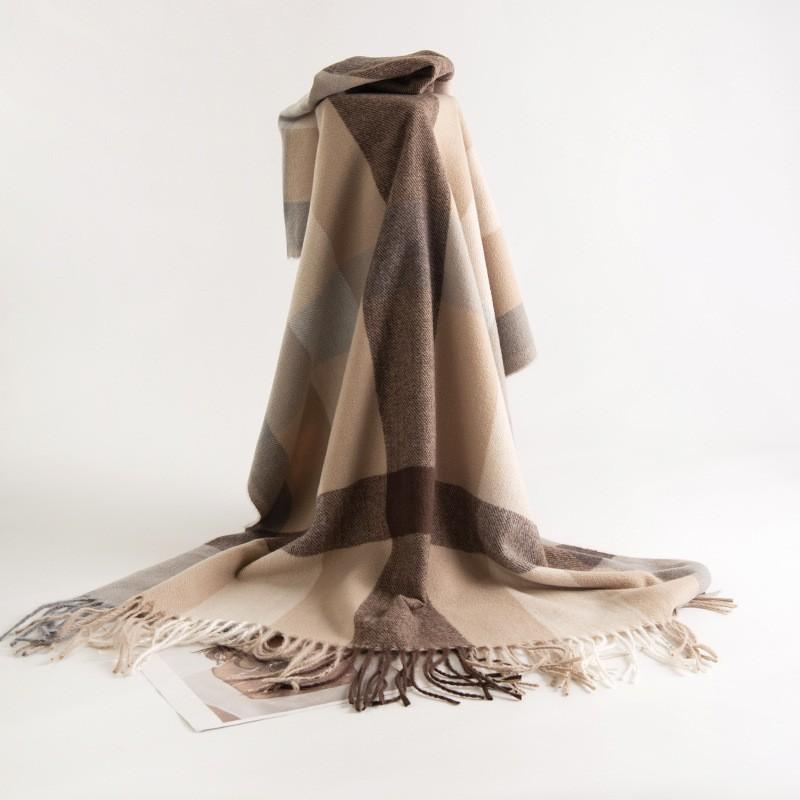 Faux Cashmere Scarf with Plaid Pattern, Thick and Warm, Long Length, Perfect for Autumn and Winter Seasons.
