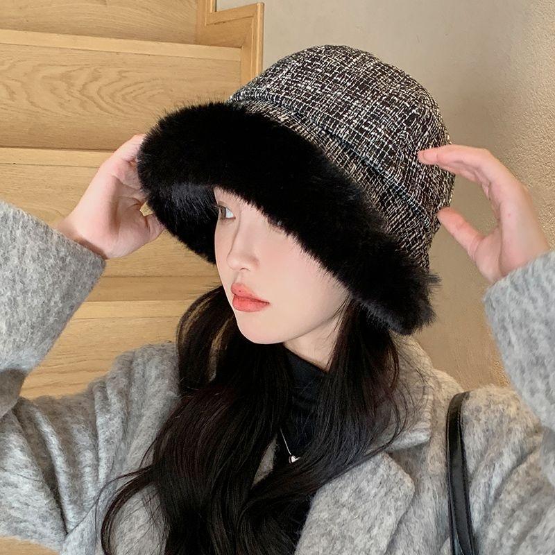 Plush Hat for Women In Winter Warm and Thickened Fisherman Hat with Plush Fashionable and Cold Resistant Ear Protection