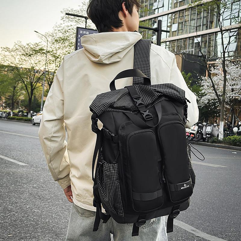 Trendy cool men and women with the same backpack, locomotive commuting large-capacity student schoolbag, new multi-pocket backpack women