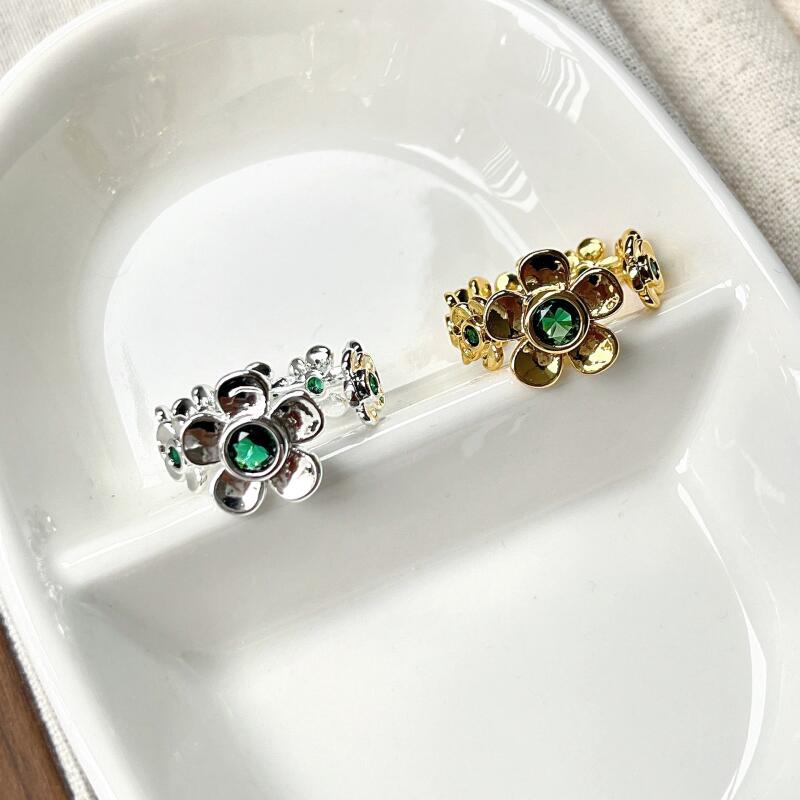Sweet Metal Little Flower Opening Rings for Women Men Fashion Exquisit Green Crystal Lovers Rings Jewelry Valentine's Day Gifts