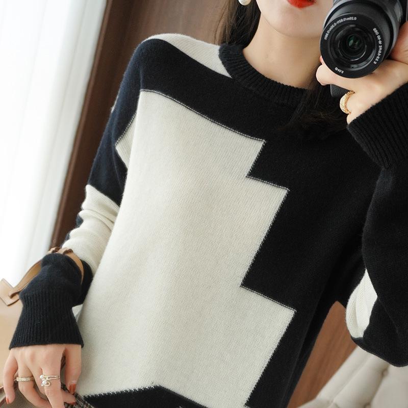 Autumn/Winter 100% Pure Wool Women's Loose Color Block Knit Sweater, Round Neck Base Layer Top
