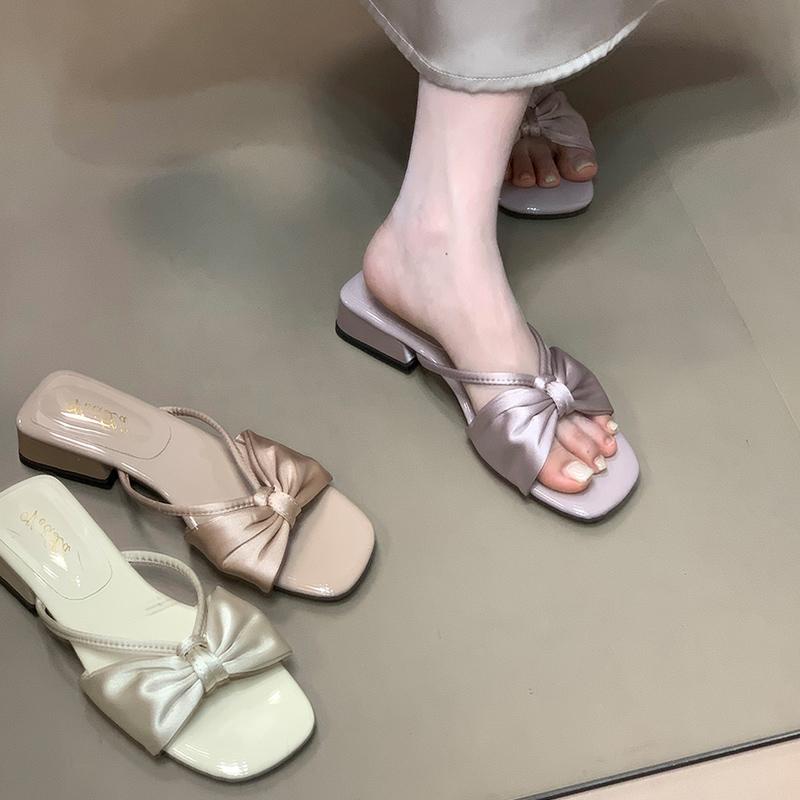 Blue cabinet, open-toed cool slippers for women's summer wear 2025 summer with skirts, one-word drags, folds, bows are gentle and cool