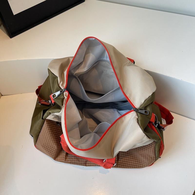 Geometric Pattern Travel Duffel Bag with Multiple Pockets Large Capacity Weekend Carry On Bag