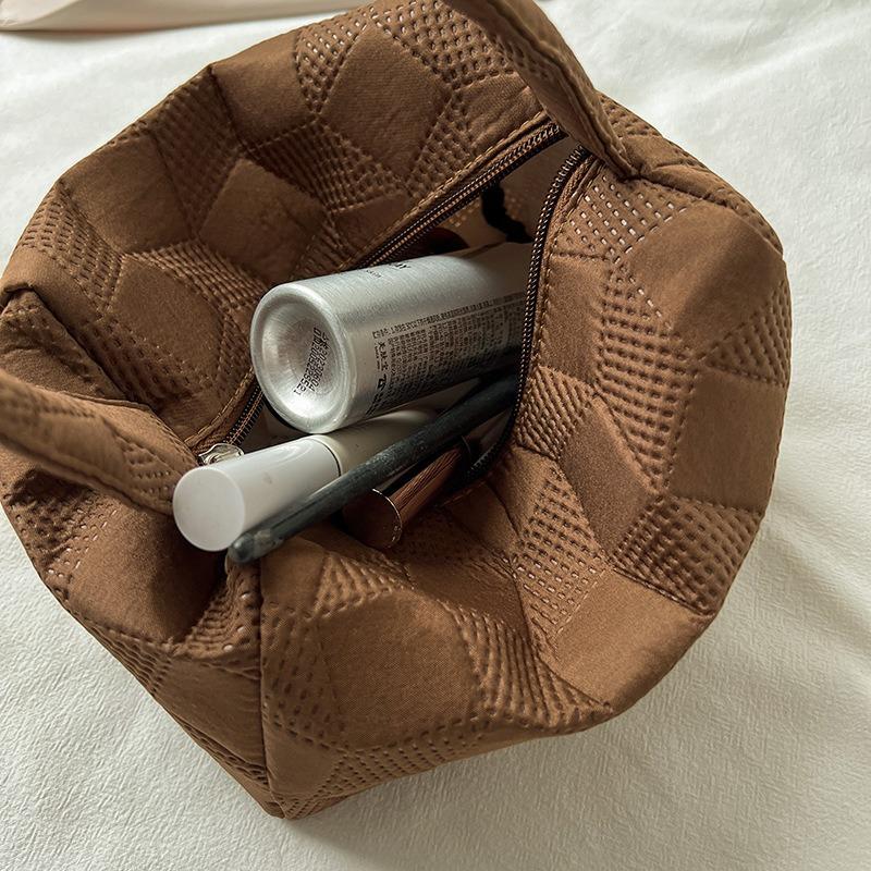 Cosmetic bag New women's bag Stylish and simple handbag Small square bag