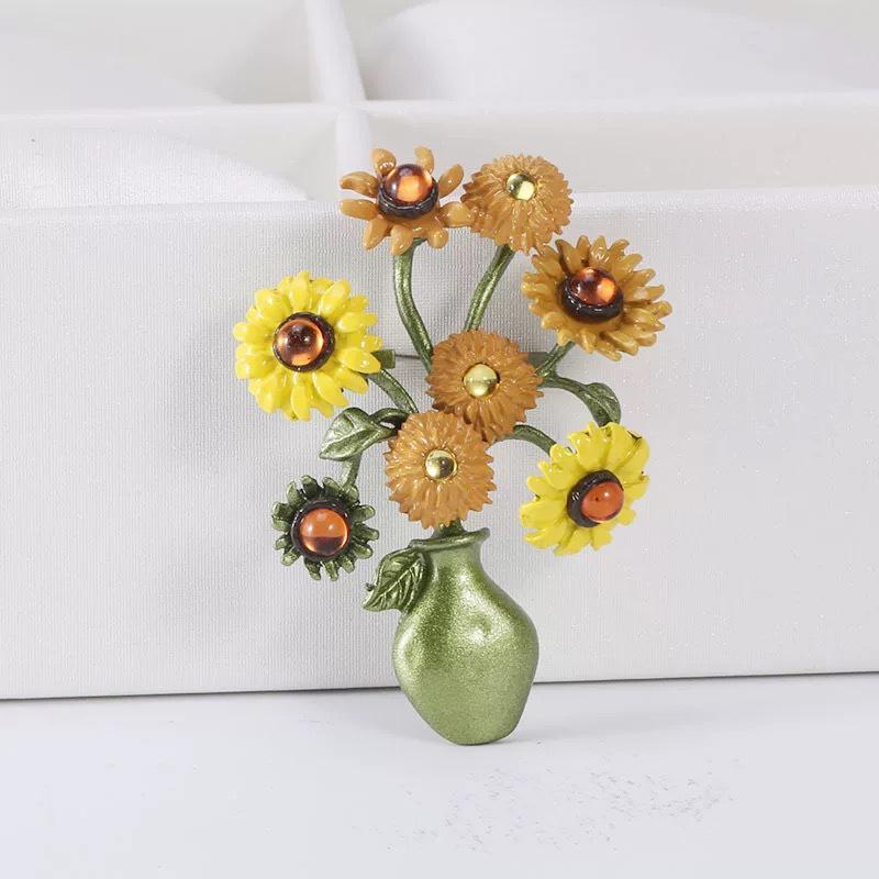 Mori Style Sunflower Oil Painting Brooch - High-End Vintage Women's Accessory