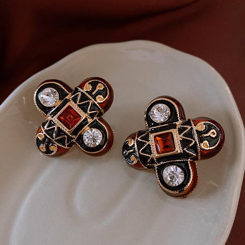 

Винтажные ретро серьги-пусеты Серебряная игла - Элегантные, универсальные, высококлассные серьги в придворном стиле.