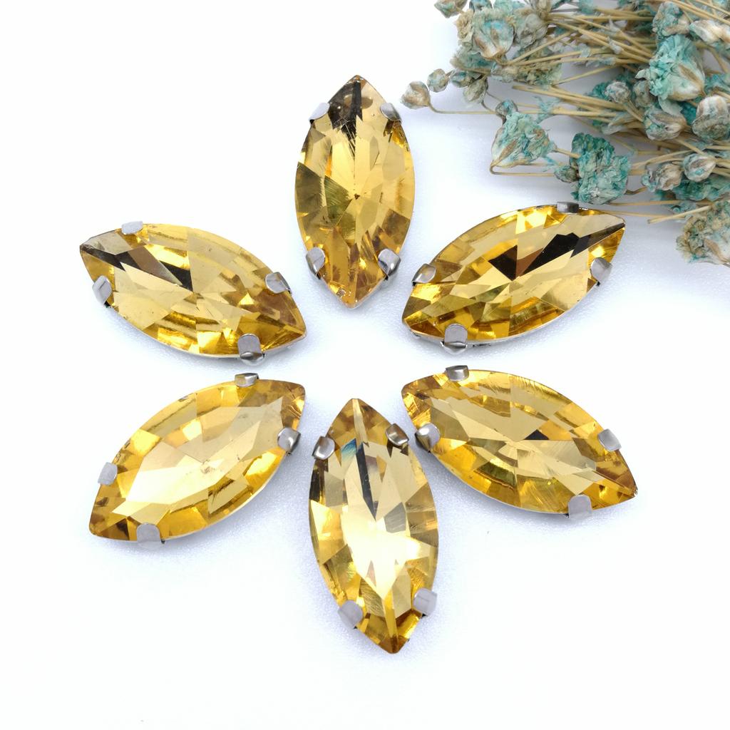 4-32MM Ojo de Caballo / Forma de Hoja Pedrería de Vidrio Con Garra Coser Piedra de Cristal Strass Diamante Base Metálica Hebilla Para Ropa