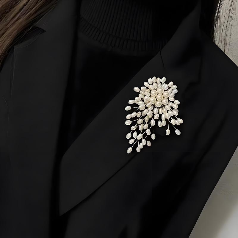 Creative Pearl Tassel Flower Brooch Women'S Alloy Corsage Pin Fashion Versatile Clothes Backpack Scarf Accessories Brooch