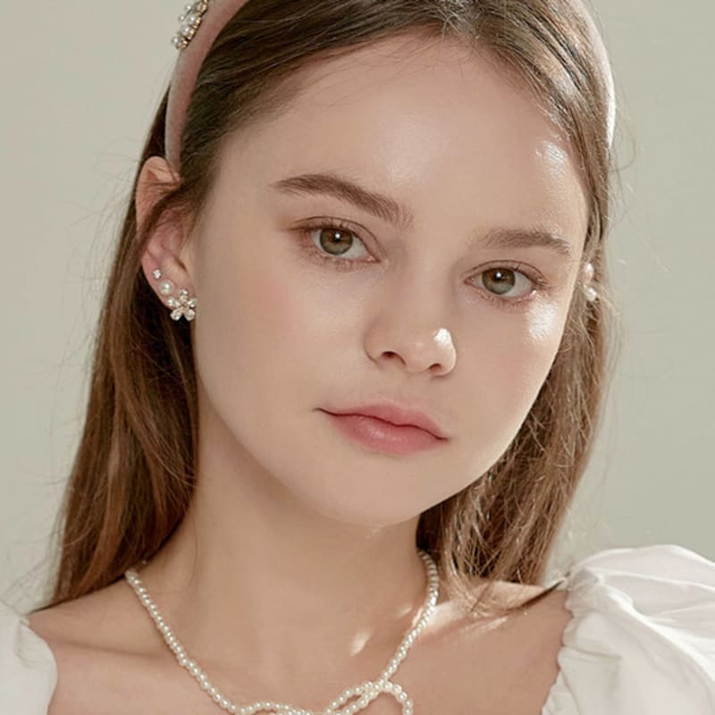 BESTY Blooming Drop Earrings