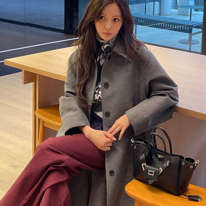 

SANDBEIGE [Hyomin PICK] Pero Collect Silk Scarf IVORY_F