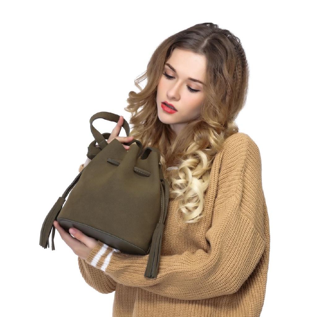 Fashionable Lady Crossbody Bag With Tassel In Trendy Bucket Design