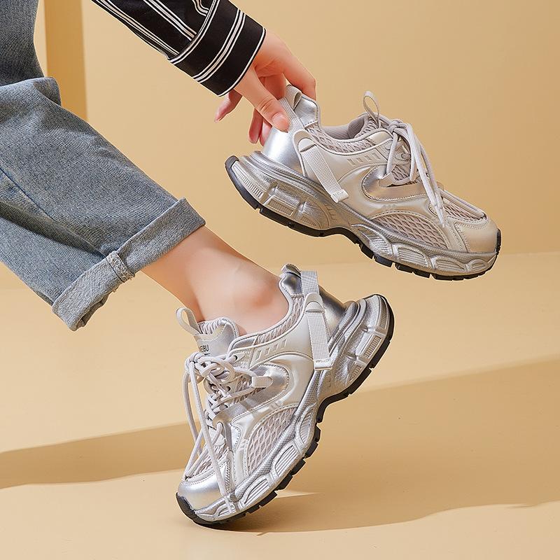 The New Thick-soled Dad Height-increasing Bestseller Sports and Casual Shoes Are Versatile