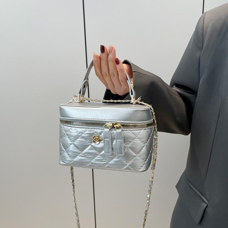 2025 new simple and versatile fashion casual handbag ins style trend autumn and winter niche design messenger bag