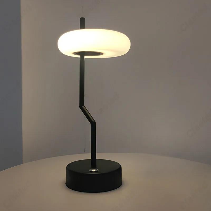 Minimalist LED Exquisite Geometric Art Desk Lamp USB Charging Warm Light Bar Bedroom Study Desktop Decorative Lighting Fixtures