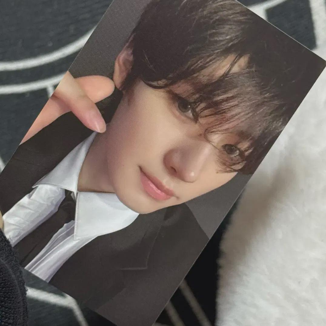 

Enhypen Sunghoon Dark Blood Photocard