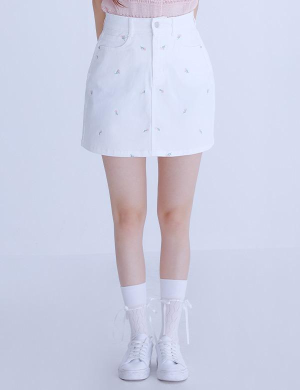 Roem Flower Embroidered Mini Skirt (2 Colors)_Rmwje37Gt1