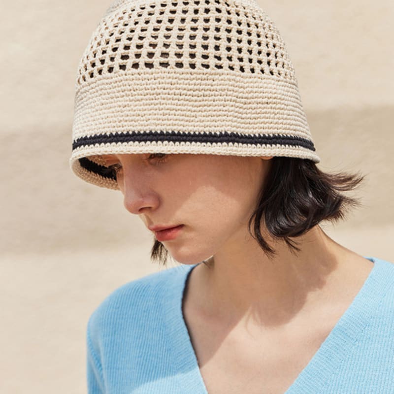 

VARZAR VA Вязаная крючком панама с верхней пуговицей кремового цвета FREE