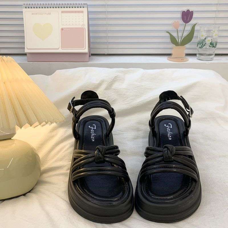 Silver platform sandals female 2025 summer new retro student wear Korean version of versatile design fairy sandals