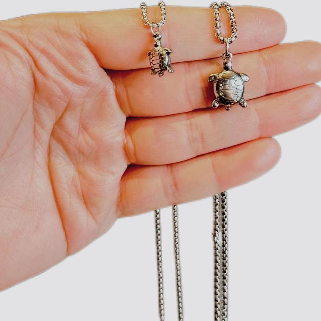 Trendy Men's Turtle Pendant Necklace: Versatile Titanium Steel Jewelry