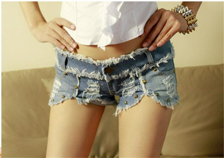 Sexy Super Short Low-Waist Denim Hot Pants with Rivets for Nightclub and Pole Dancing