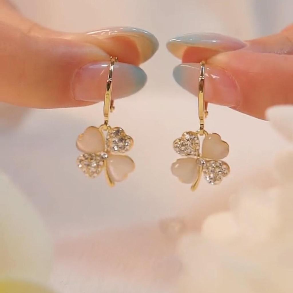 High-Grade Luxury Green Four-Leaf Clover Earrings Delicate Good-Looking Earrings Buckle Fashionable Trend Of Diamond-Set Ladies Earrings