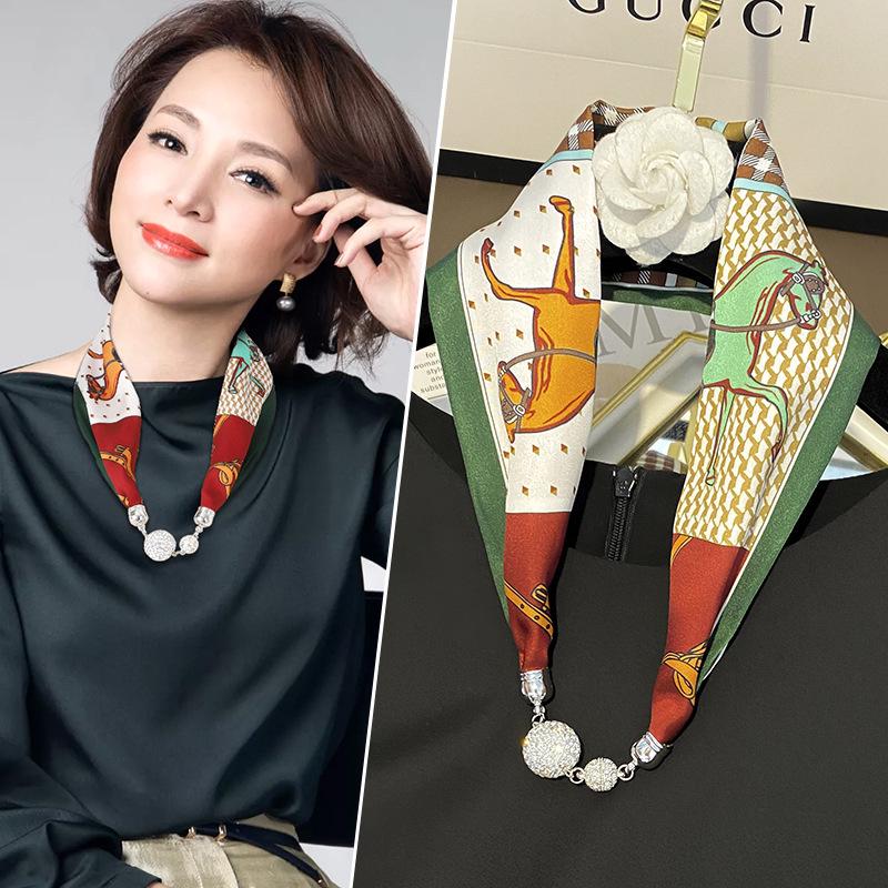 

Женский шелковый шарф с магнитной пряжкой — модная защита шеи на весну, лето и осень 2024 года No Size