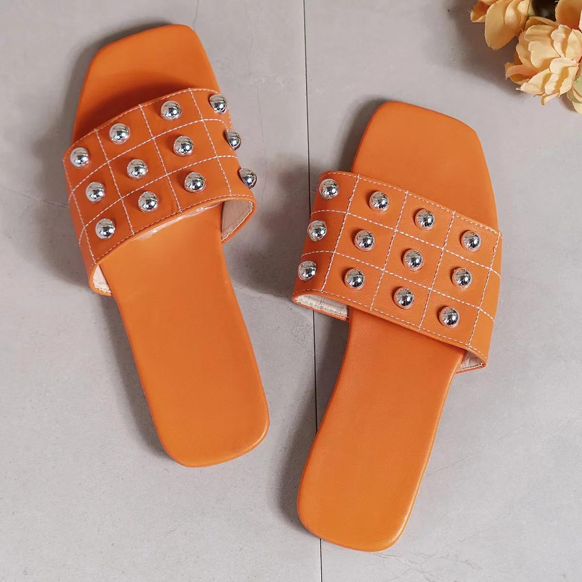 

Модные новые тапочки с заклепками, лето 2024, модные плоские оранжевые пляжные туфли с квадратным носком, повседневные женские тапочки для вечеринок на открытом воздухе, простые 43 оранжевый