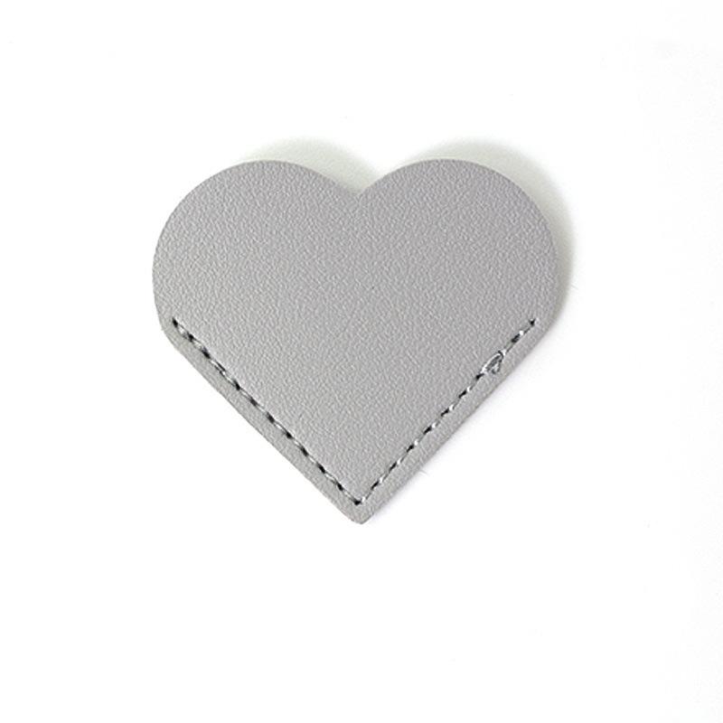 Creative ins style minimalist leather love bookmark pu portable heart-shaped book page clip bookmark student Home decorations