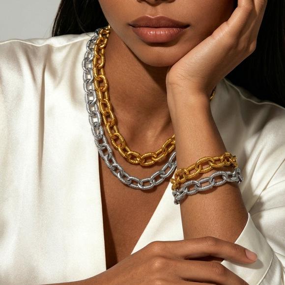 Geometric Hollow Oval Necklace Chain - Unisex Light Luxury Jewelry Design