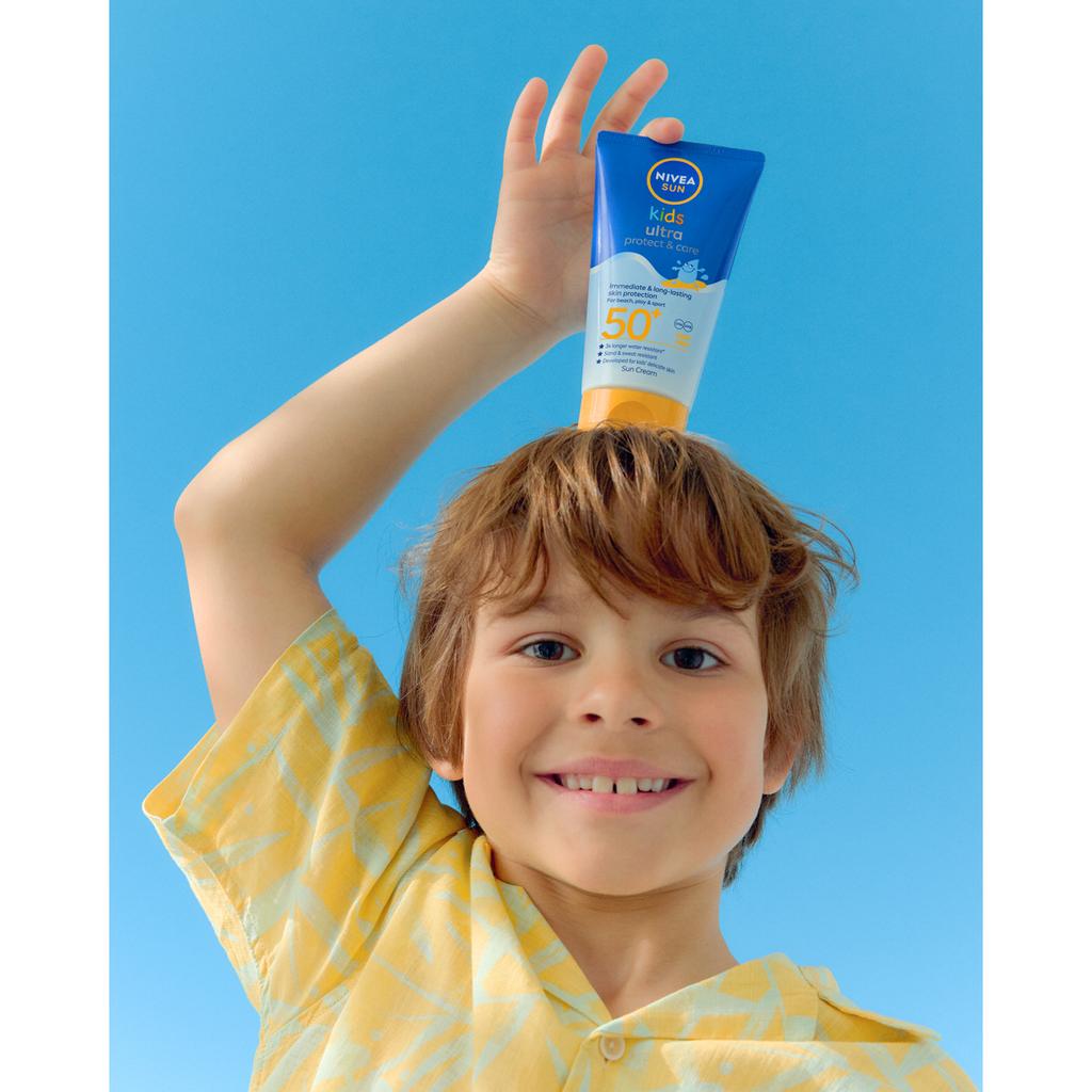 Nivea Sun Protect & Moisture Sunscreen Spray Spf30 200