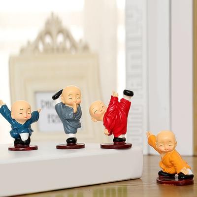 4 Stück Baby Buddha Statue Kleine Mönch Figur Kleine Kungfu Mönch Skulptur für Zuhause Büro Schreibtisch Auto Armaturenbrett Dekor