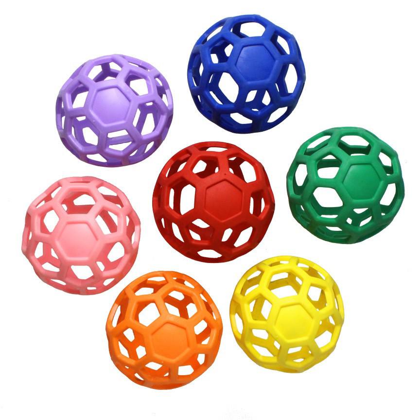

Подвесная кормушка-шар для сена для сельскохозяйственных животных Random Color (Less than 10 out of stock)